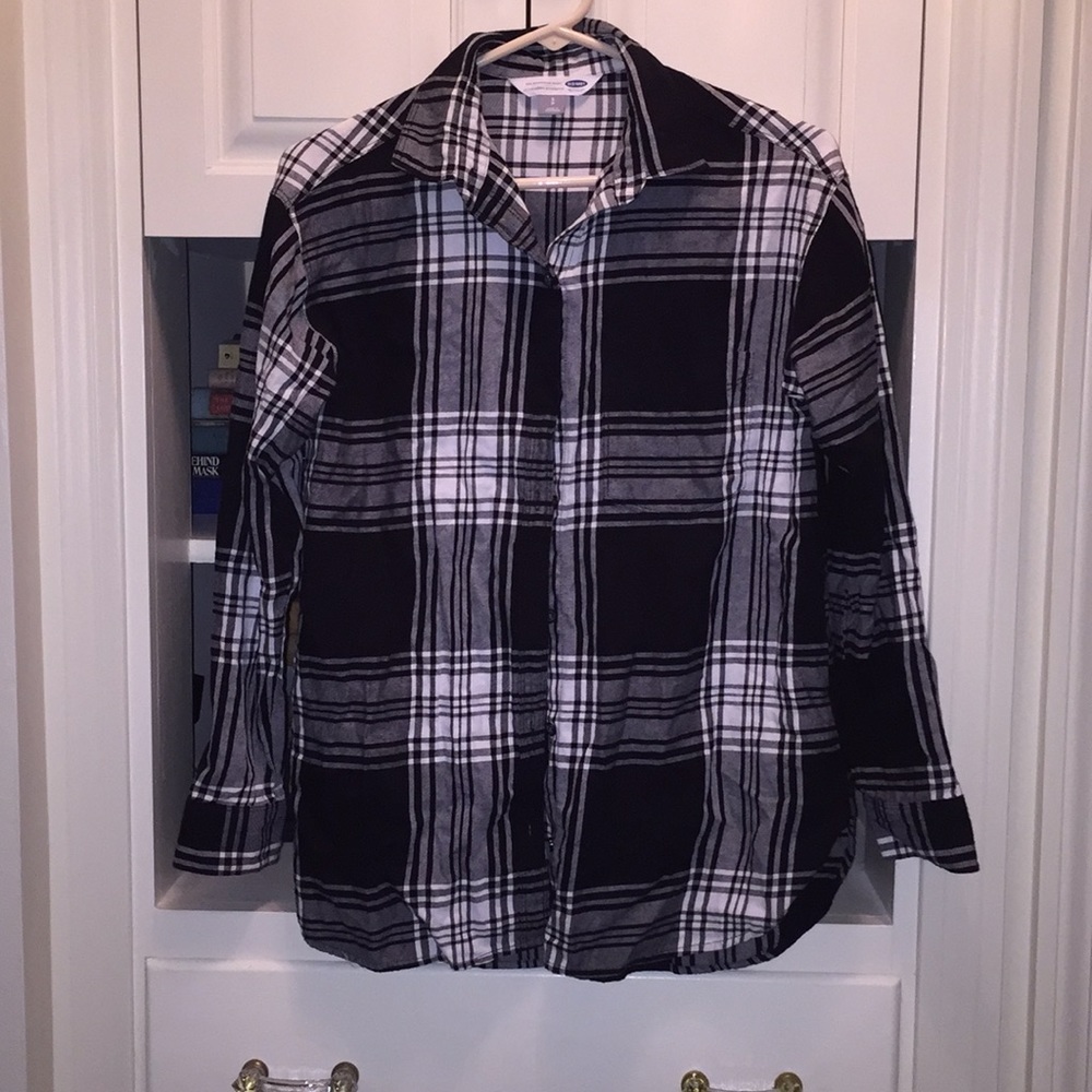 Black and white women’s flannel